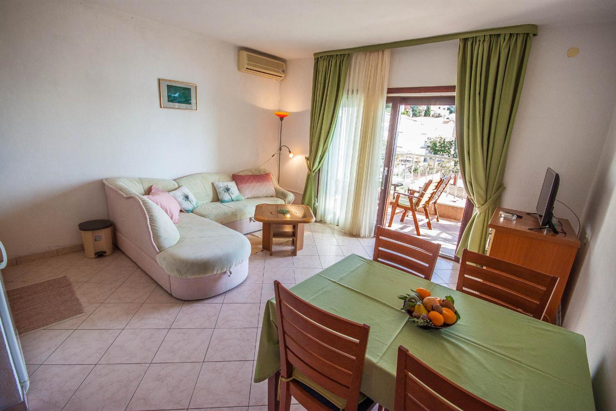 Apartment Rosanda *